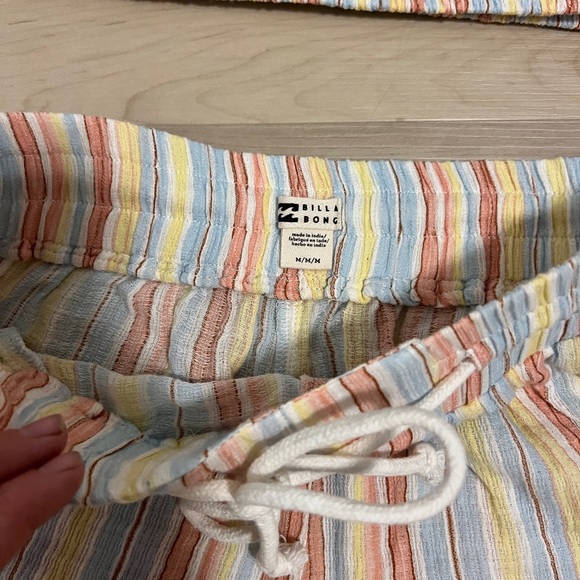 Billabong Tube Top and Shorts Set - Picture 2 of 3